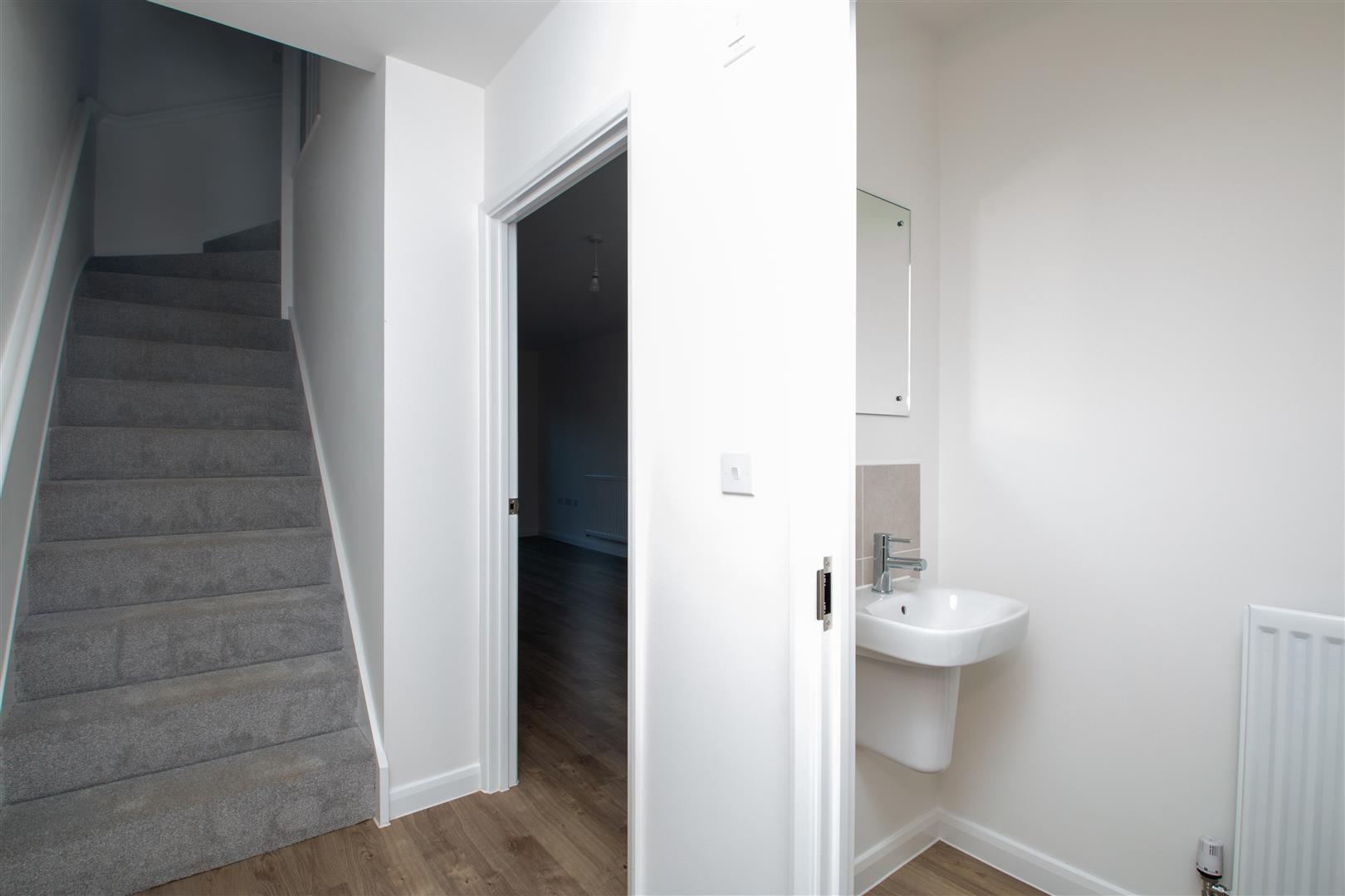 2 bed property in Charnwood Circle, Milton Keynes